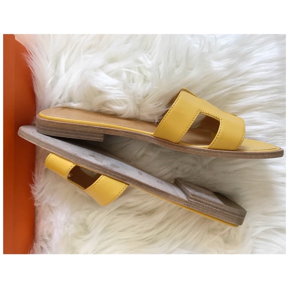 SOLD Hermes Oran sandals size 38 yellow leather - Picture 2 of 8